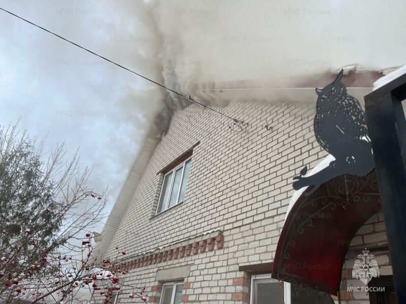 Женщина пострадала на пожаре в Дятьково  в среду