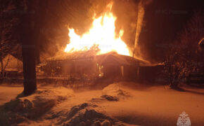 На ночном пожаре в посёлке Старь есть пострадавший