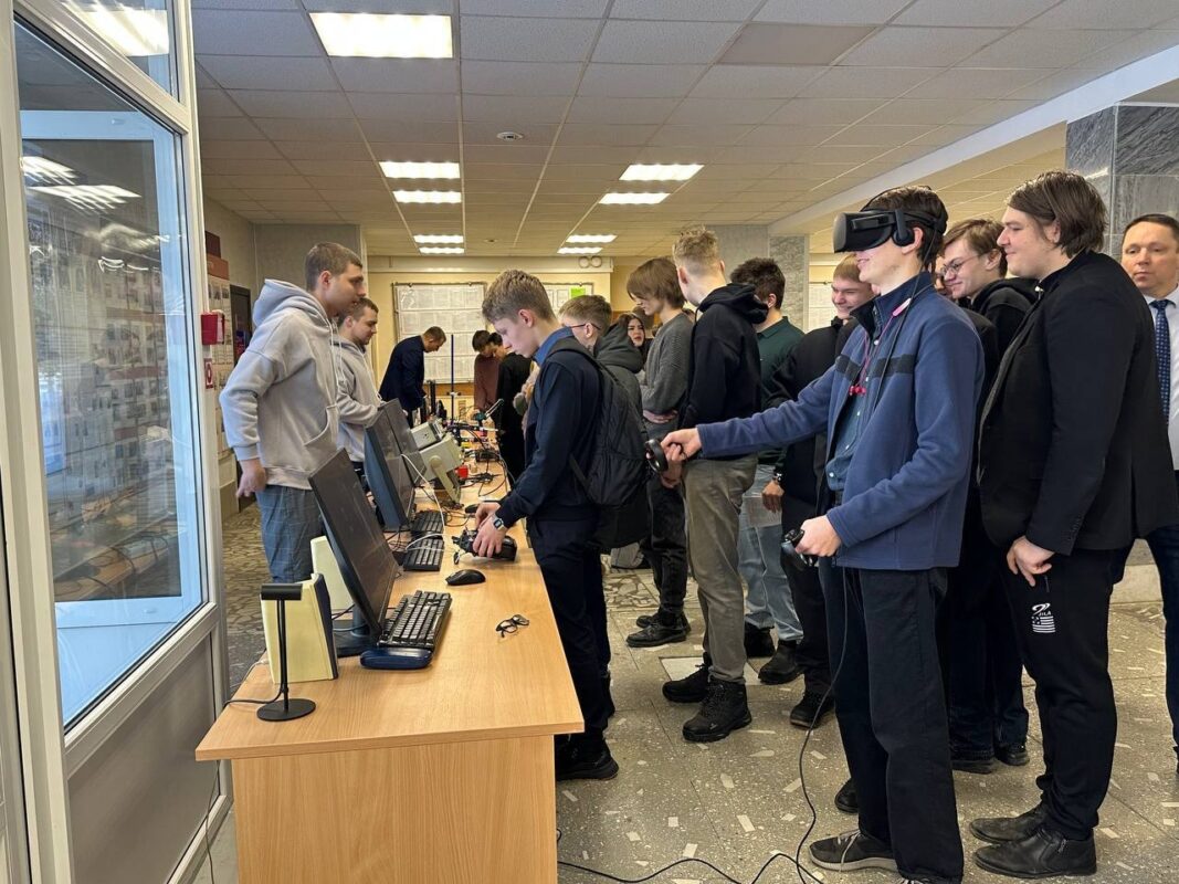 Несколько сотен абитуриентов побывали на Дне открытых дверей в БГУ