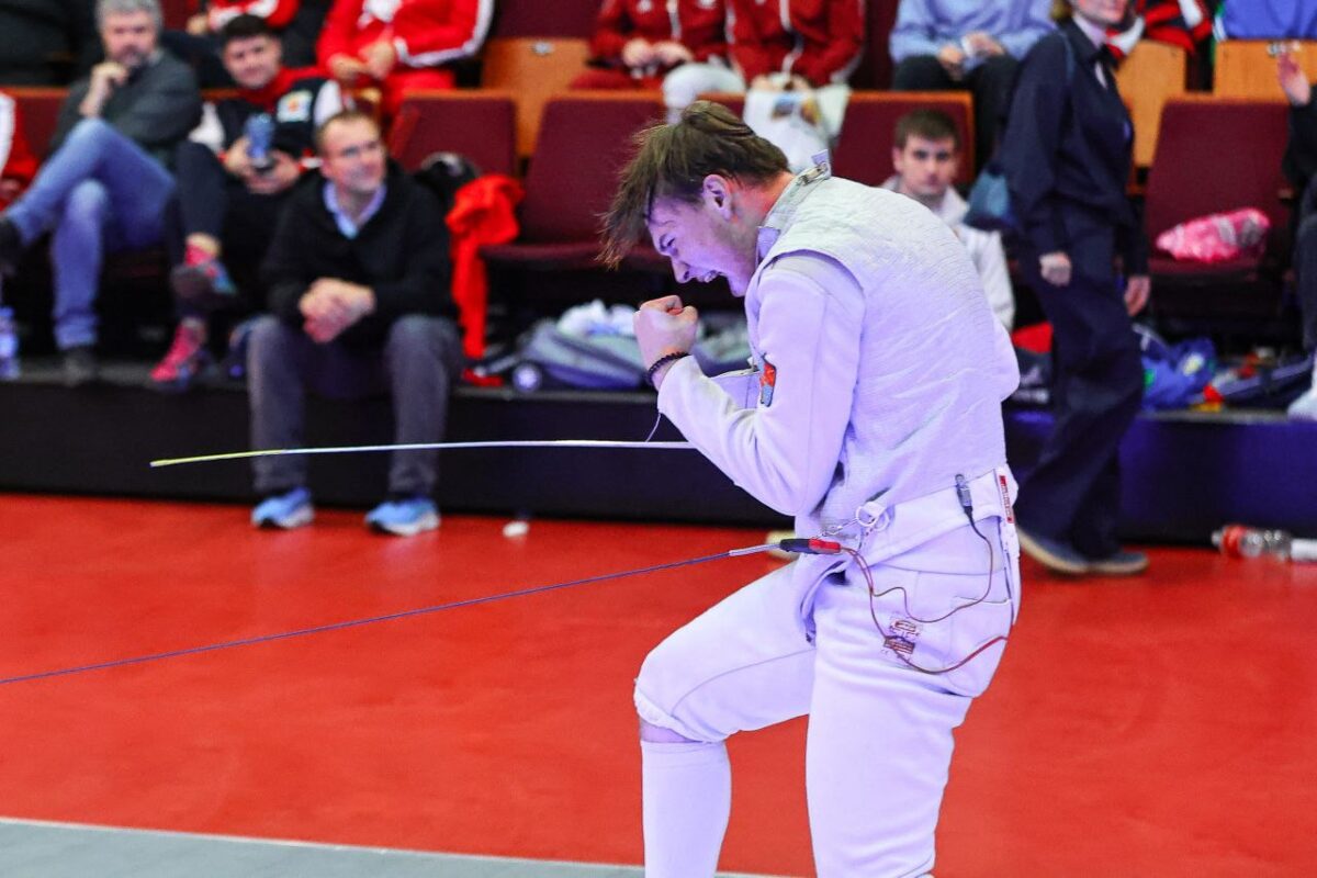 Брянский спортсмен стал призёром первенства России по фехтованию