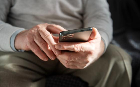 Полицейские в Брянске раскрыли кражу смартфона