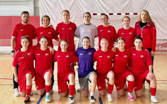 Первый матч всероссийского чемпионата выиграли брянские волейболистки