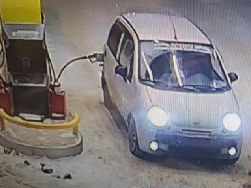 Брянские полицейские ищут оторвавшего заправочный пистолет на АЗС водителя