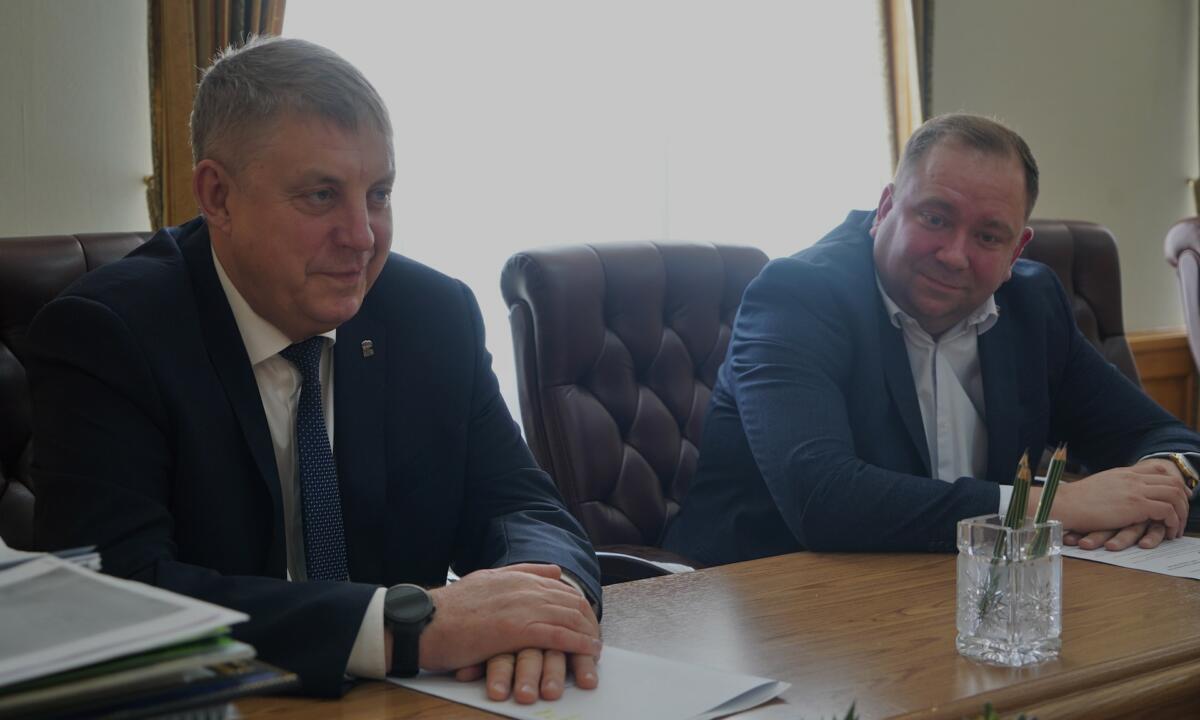 Брянский губернатор обсудил энергетическую безопасность  с гендиректором филиала ПАО «Россети»