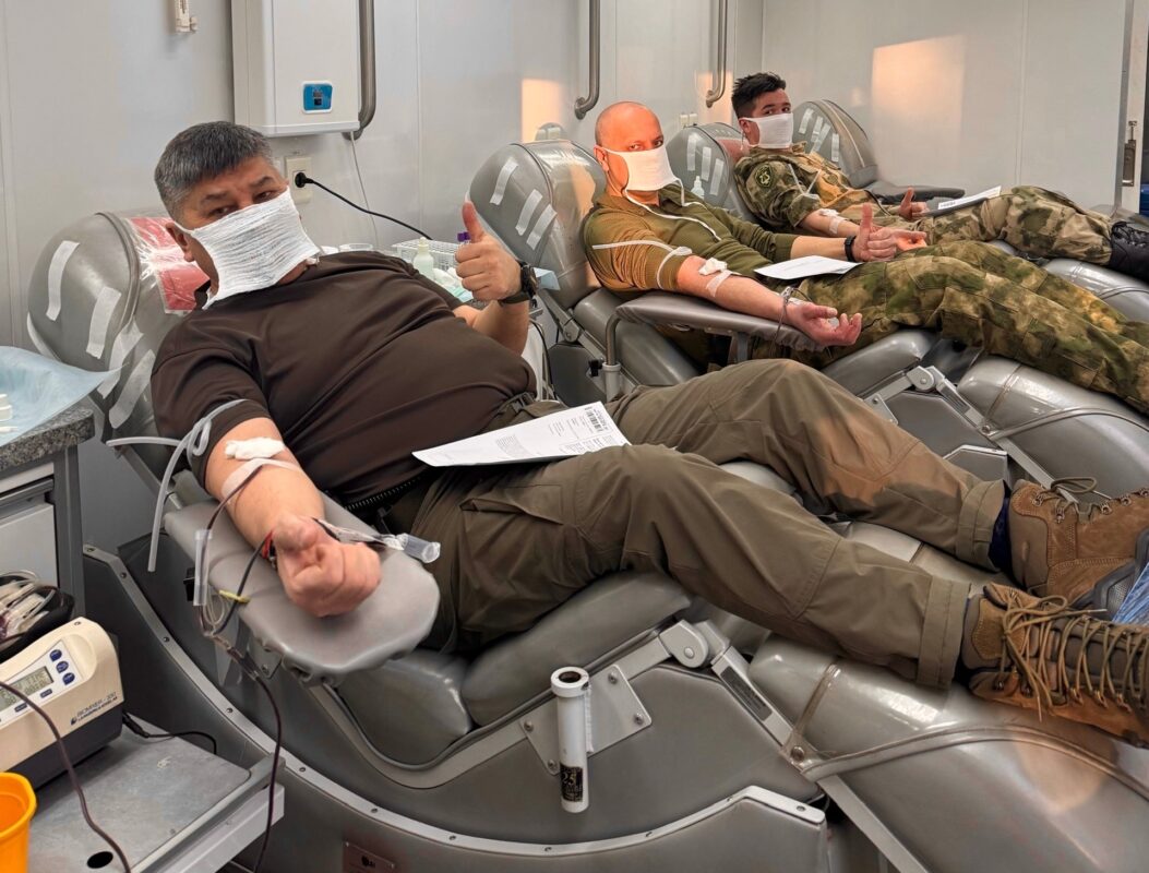 52 брянских росгвардейца поучаствовали в Дне донора