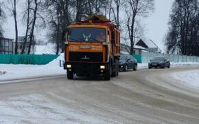 Более 3,5 тысячи километров проезжей части за сутки почистили брянские дорожники