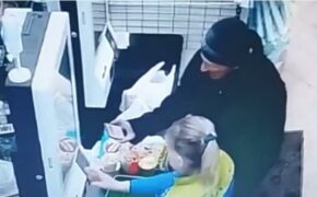 Кражу телефона и денег со счёта раскрыли полицейские в Брянске