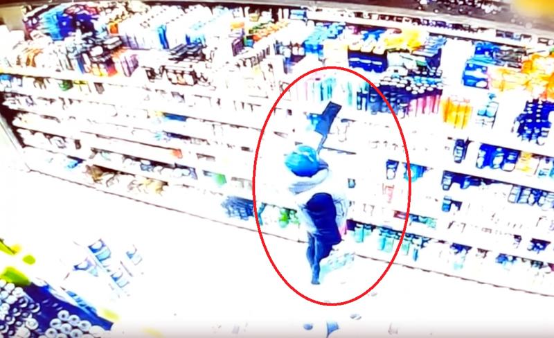 Подозреваемую в 12 кражах из магазинов Брянска задержали полицейские