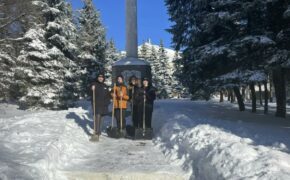 Ученики школы №5 Брянска взяли шефство над памятником