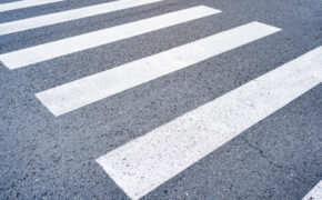 Девочка попала под автобус в городе Дятьково накануне