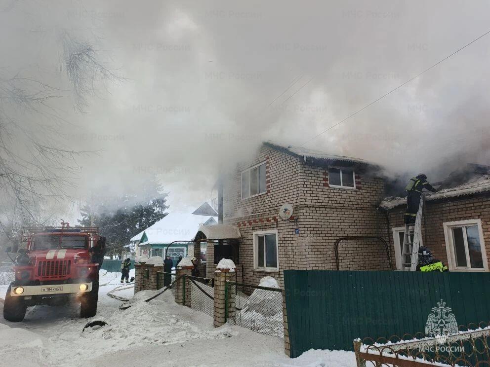 Спасатели потушили жилой дом в Глинищево в воскресенье