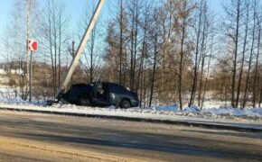 Спасатели деблокировали пострадавшего из повреждённой машины в Дубровском районе
