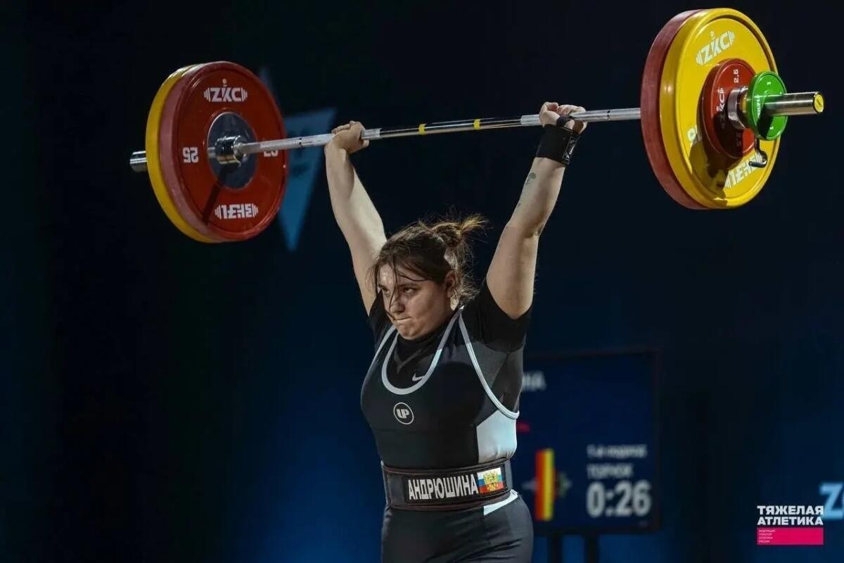 Брянские тяжелоатлеты завоевали семь медалей  первенство России
