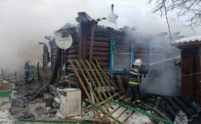 Огонь серьёзно повредил жилой дом в Карачаевском районе накануне