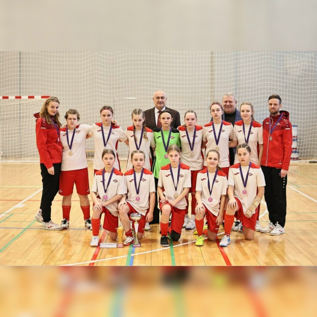 Брянские футболистки заняли второе место зонального этапа Всероссийских соревнований