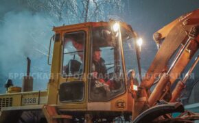 Почти полсотни машин убирают Брянск от снега с утра понедельника