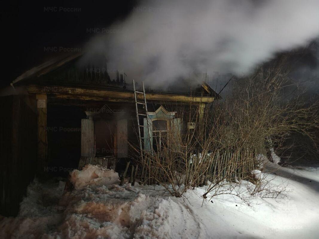 Жилой дом сгорел ночью в Климовском районе