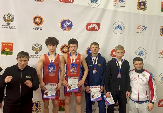 Брянский борец стал бронзовым призёром всероссийского турнира