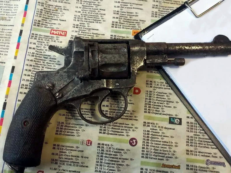 Суд ждёт брянца за хранение самодельного ружья и револьвера