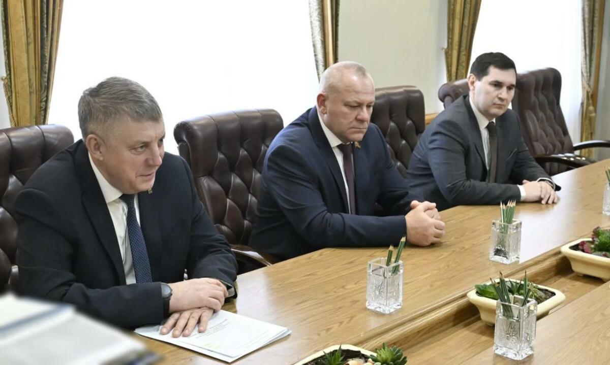В Брянске состоялась рабочая встреча Александра Богомаза и Бориса Эбзеева