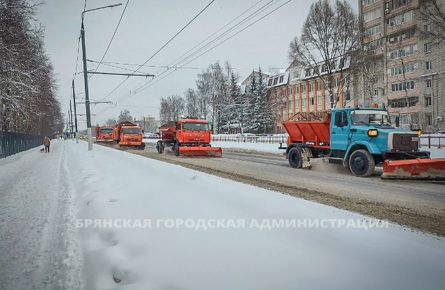 Свыше 4200 тонн снега вывезли дорожники из Брянска за три дня