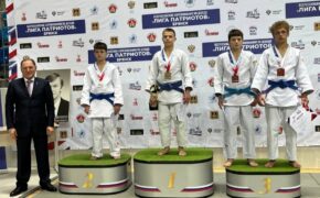 Юный брянский самбист завоевал золотую медаль всероссийского турнира