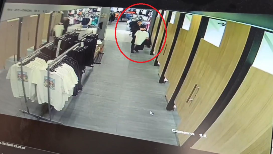 Полицейские за один день раскрыли кражу одежды из магазина в Брянске