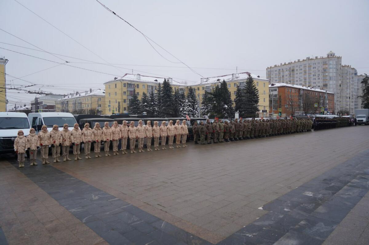 Губернатор Александр Богомаз передал новые машины бригаде «БАРС-Брянск»