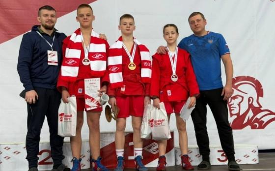 Брянские самбисты завоевали три медали всероссийского турнира
