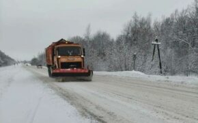 Около 3000 тонн песко-соляной смеси потратили за сутки на обработку брянских дорог