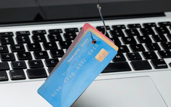 Дистанционные мошенники обманули 27 брянцев за неделю