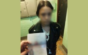 Брянские полицейские задержали подозреваемую в пособничестве мошенникам жительницу Москвы