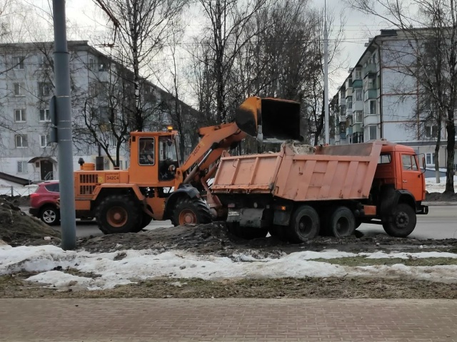 185 тонн снега вывезли дорожники из Брянска за сутки