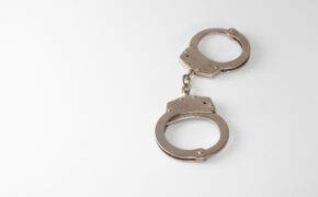 Брянские стражи порядка раскрыли кражу дезодорантов на 3000 тысячи рублей