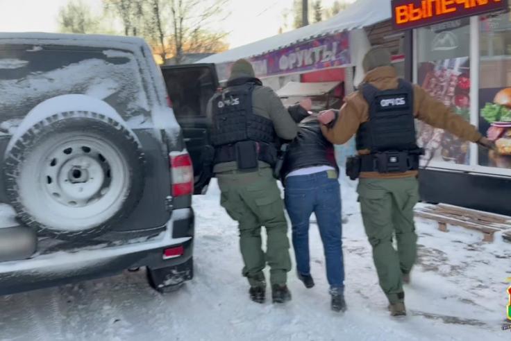 Жителя Брянского района обвиняют в даче крупной взятки полицейскому