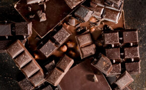 Кражу шоколада на 5600 рублей из магазина раскрыли полицейские в Брянске