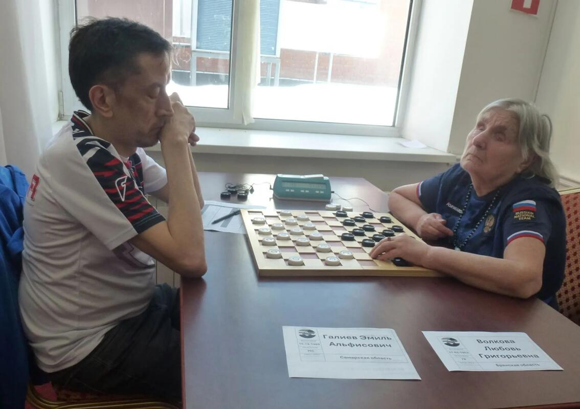 Гроссмейстер из Брянска заняла второе место чемпионата России по шашкам в спорте слепых