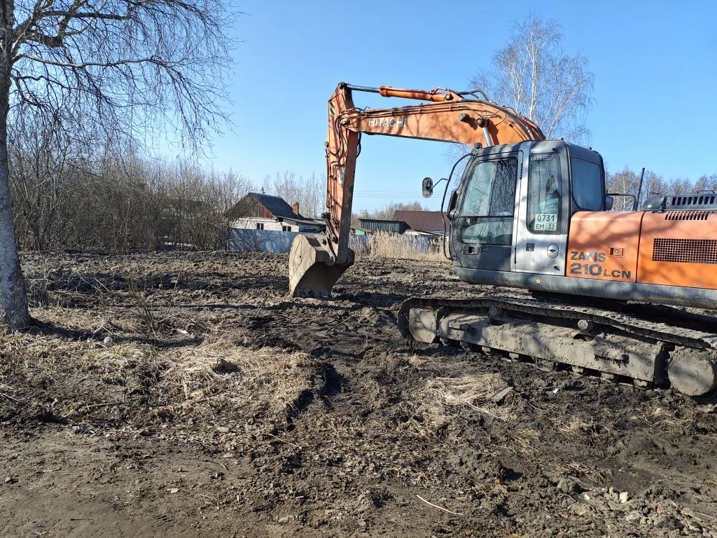 На улице Конституции в Брянске снесли аварийный дом