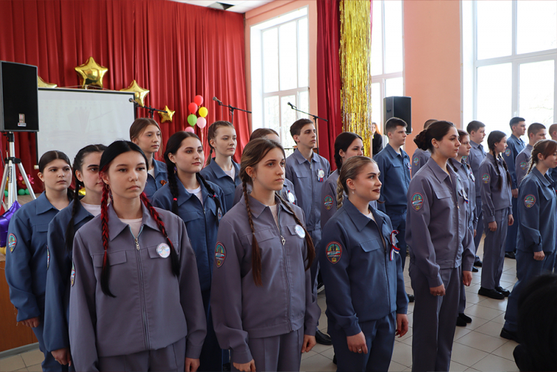 Полицейские вручили удостоверения «Юных стражей порядка» брянским студентам