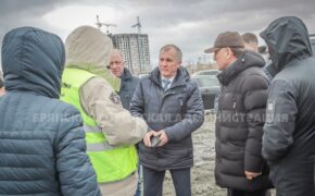 Мэр Брянска проверил ход строительства нового детского сада