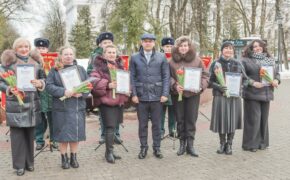 Праздничная акция прошла в сквере в Брянске