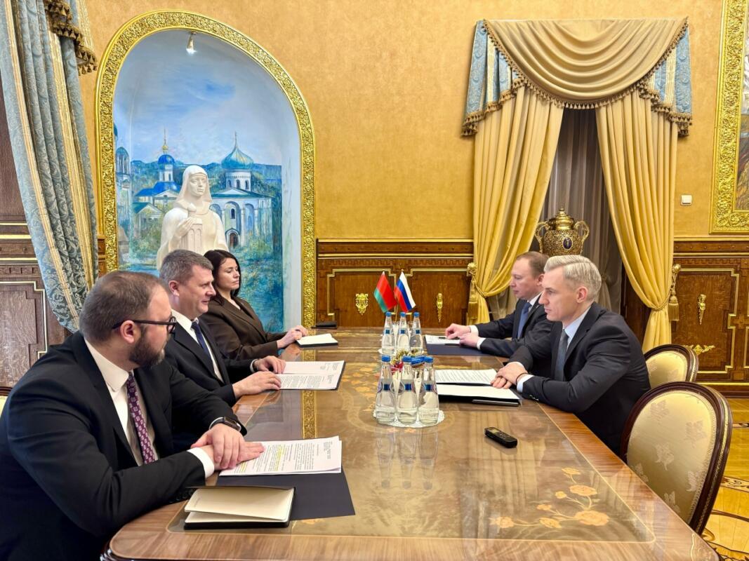 Совместными усилиями