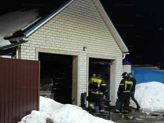 8 марта в Брянске сгорел гараж