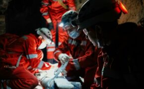 Вы можете помочь пожилым людям вместе с Красным Крестом