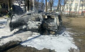 Два пожарные автоцистерны потушили машину в Клинцах накануне