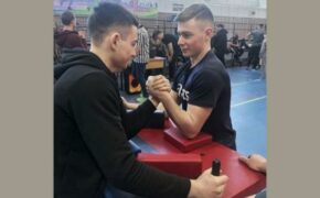 Боец отряда «БАРС -Брянск» победил на турнире по армрестлингу