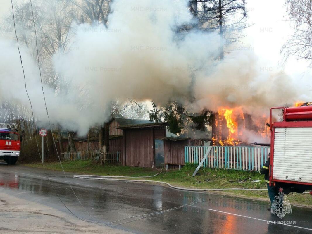 Мужчина погиб на пожаре в Новозыбковом округе накануне