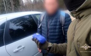 Стражи порядка задержали наркодилеров в Брянской области