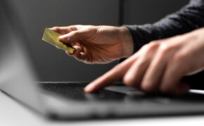 Три жительницы Брянска попали на мошенничество с инвестициями