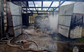 Автомобиль сгорел накануне в посёлке Суземка